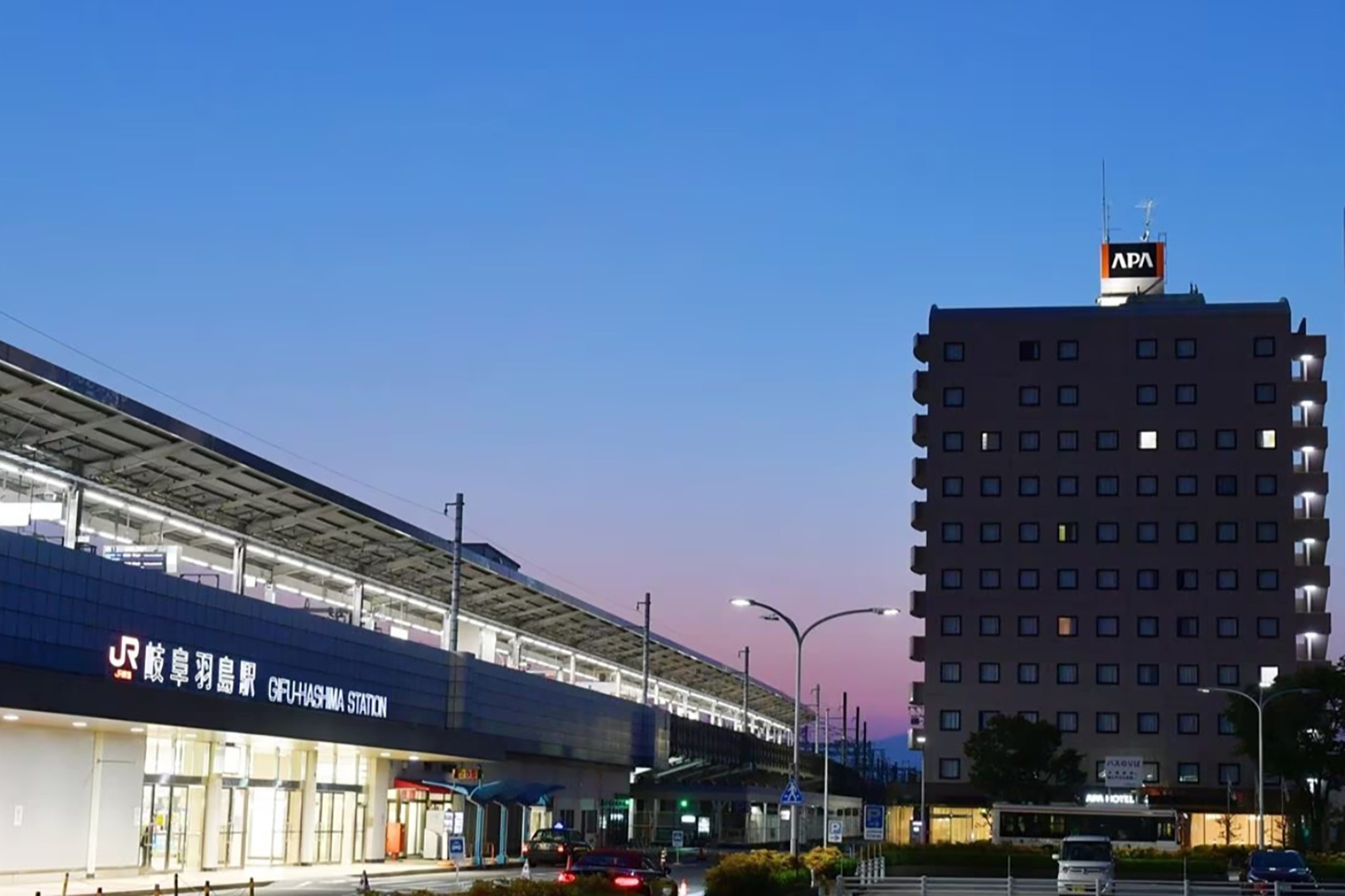 岐阜羽島駅前